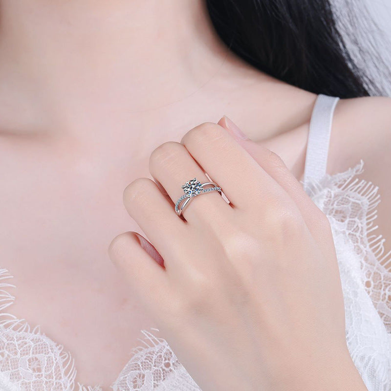 [Garvey]ELEGANT 4-PRONG CROSSOVER MOISSANITE ENGAGEMENT RING