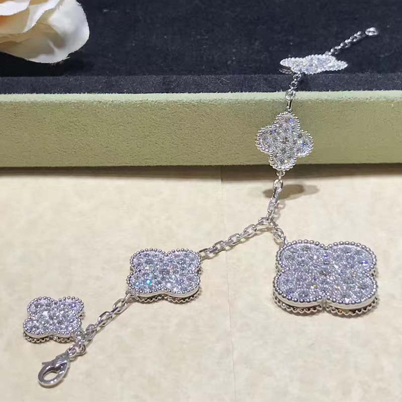 [Garvey ]CLOVER 6 MOTIFS SILVER DIAMOND BRACELET