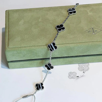 [Garvey ] CLOVER 5 MOTIF PULSAR STONE BRACELET COLLECTION