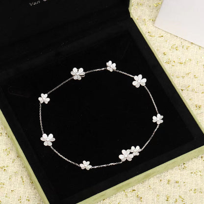 [Garvey ]FRIVOLE SILVER 9 FLOWERS NECKLACE
