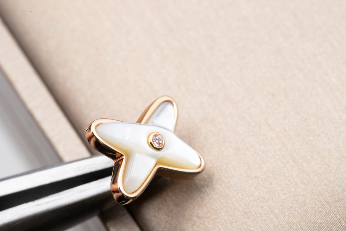 [Garvey ]JEUX DE WHITE MOP ROSE GOLD DIAMOND EARRINGS
