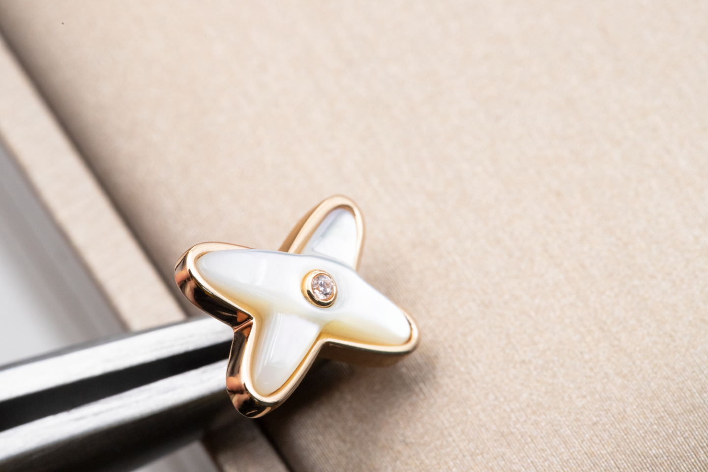 [Garvey]JEUX DE WHITE MOP ROSE GOLD DIAMOND EARRINGS
