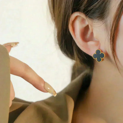 [Garvey ]CLOVER MEDIUM 1 MOTIFS  ONYX STUD EARRINGS