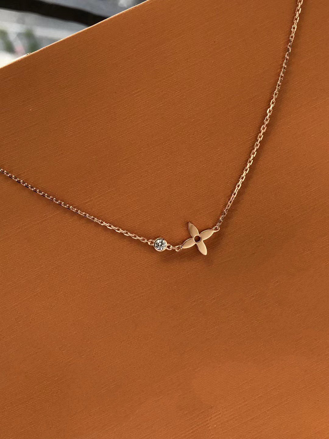 [Garvey ]BLOSSOM PENDANT PINK GOLD AND DIAMOND