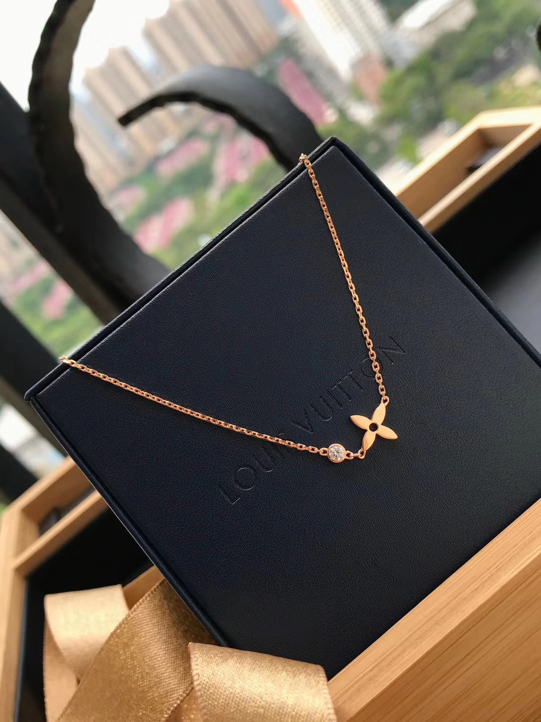 [Garvey ]BLOSSOM PENDANT PINK GOLD AND DIAMOND