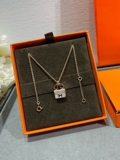[Garvey ]H CIRCE MOISSANITE PENDANT NECKLACE GOLD