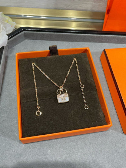 [Garvey ]H CIRCE MOISSANITE PENDANT NECKLACE GOLD