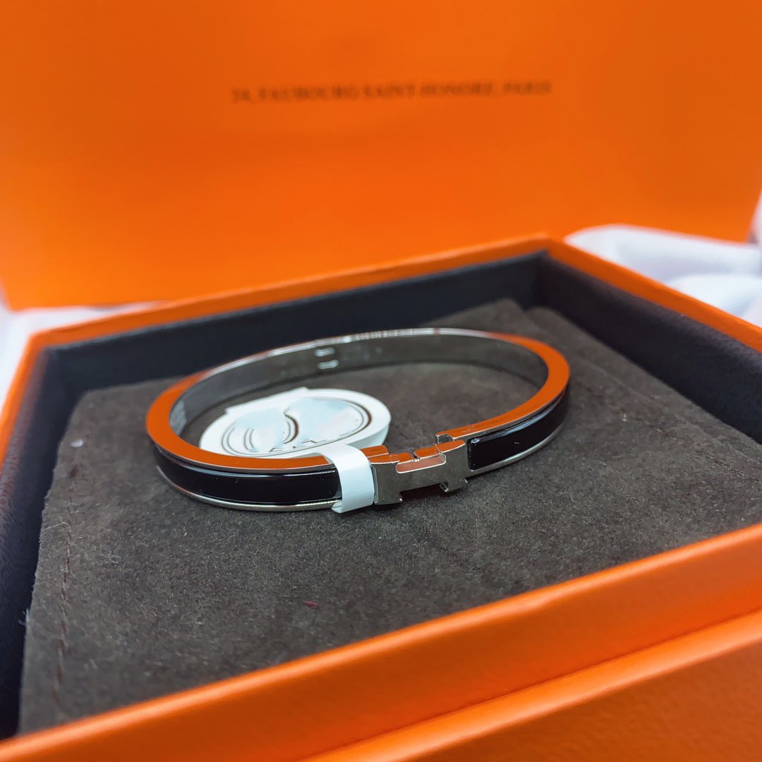 [Garvey ]CLASSIC HM CLIC BLACK 8MM ENAMEL BRACELET