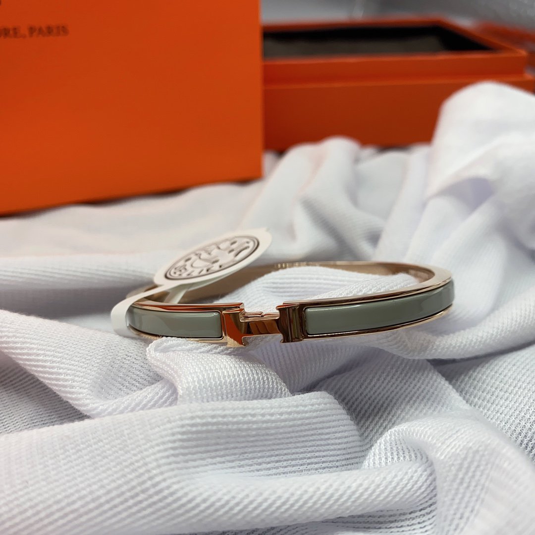 [Garvey ]CLASSIC HM CLIC GREEN 8MM ENAMEL BRACELET