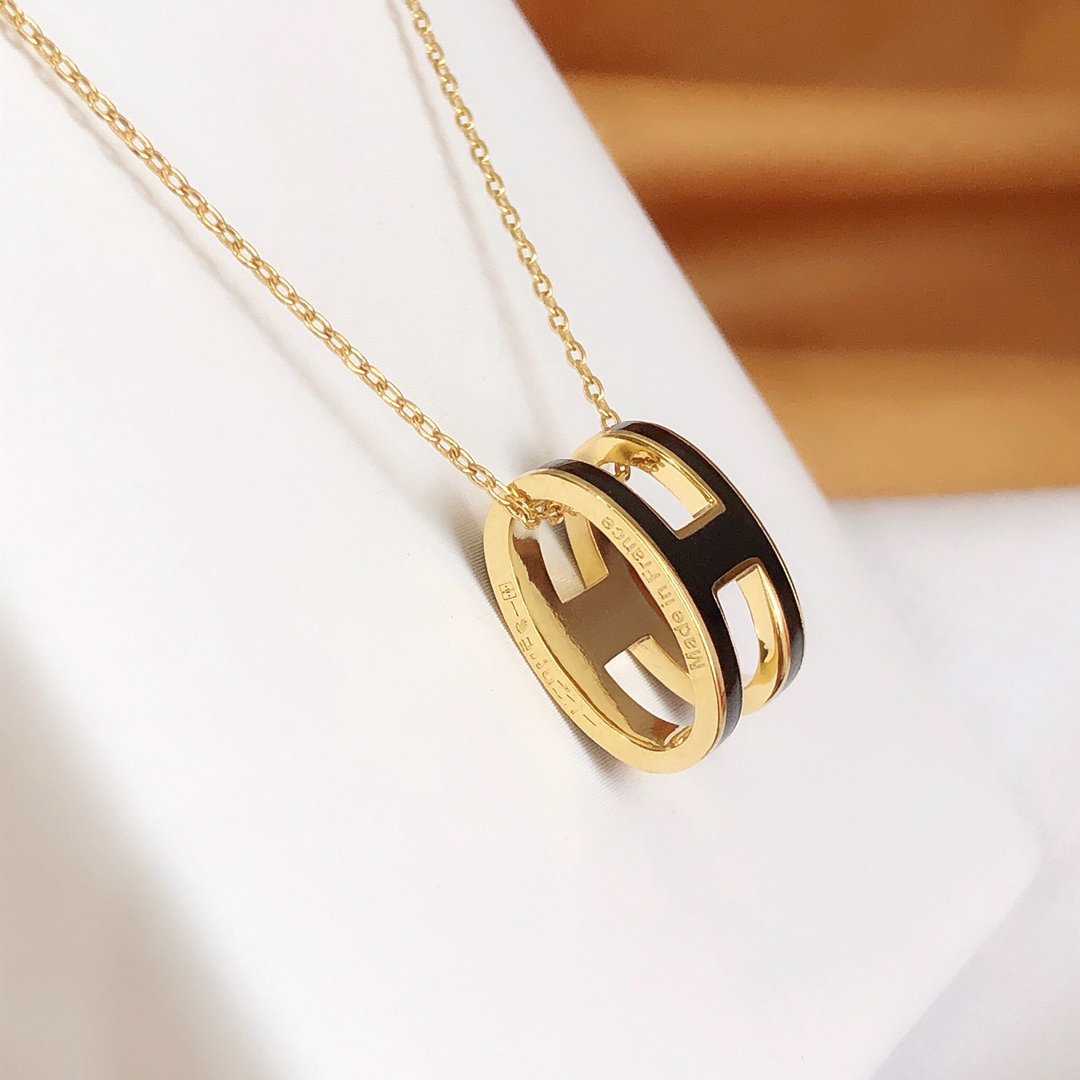 [Garvey ]HM CLIC BLACK ENAMEL GOLD NECKLACE