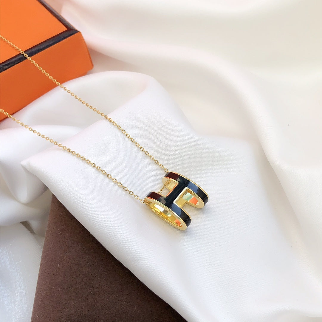 [Garvey ]HM CLIC BLACK ENAMEL GOLD NECKLACE