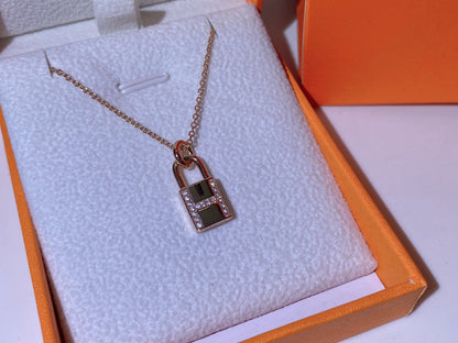 [Garvey ]HM ADVANCED NICHE LOCK HEAD NECKLACE DIAMONDS