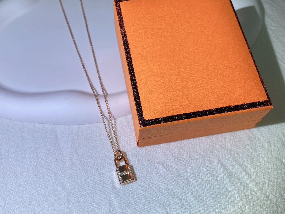 [Garvey]HM ADVANCED NICHE LOCK HEAD NECKLACE DIAMONDS