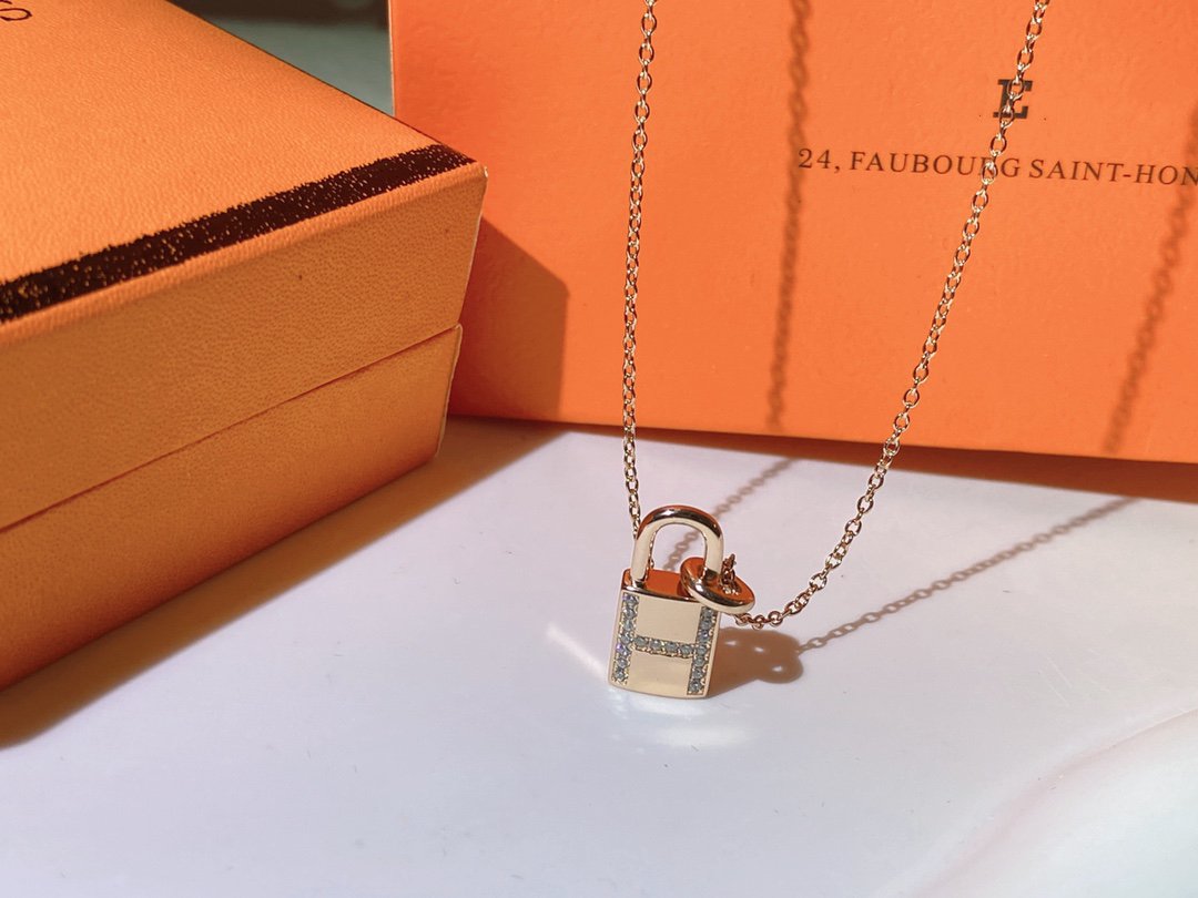 [Garvey ]HM ADVANCED NICHE LOCK HEAD NECKLACE DIAMONDS
