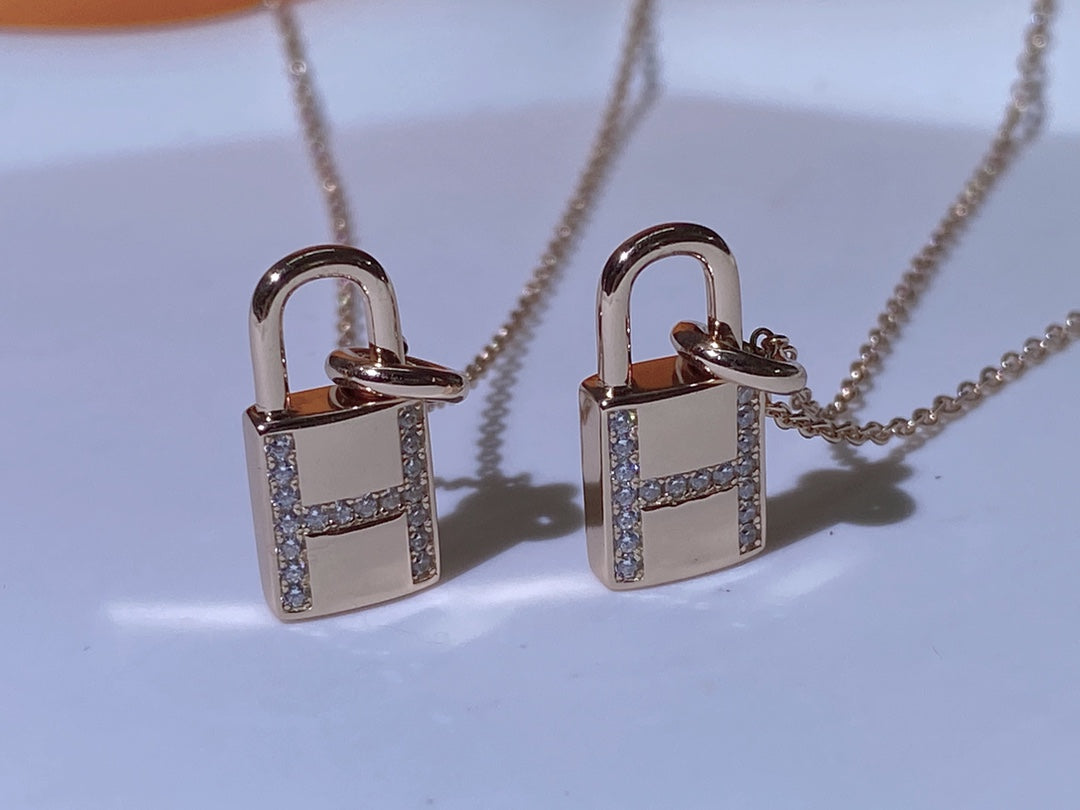 [Garvey]HM ADVANCED NICHE LOCK HEAD NECKLACE DIAMONDS
