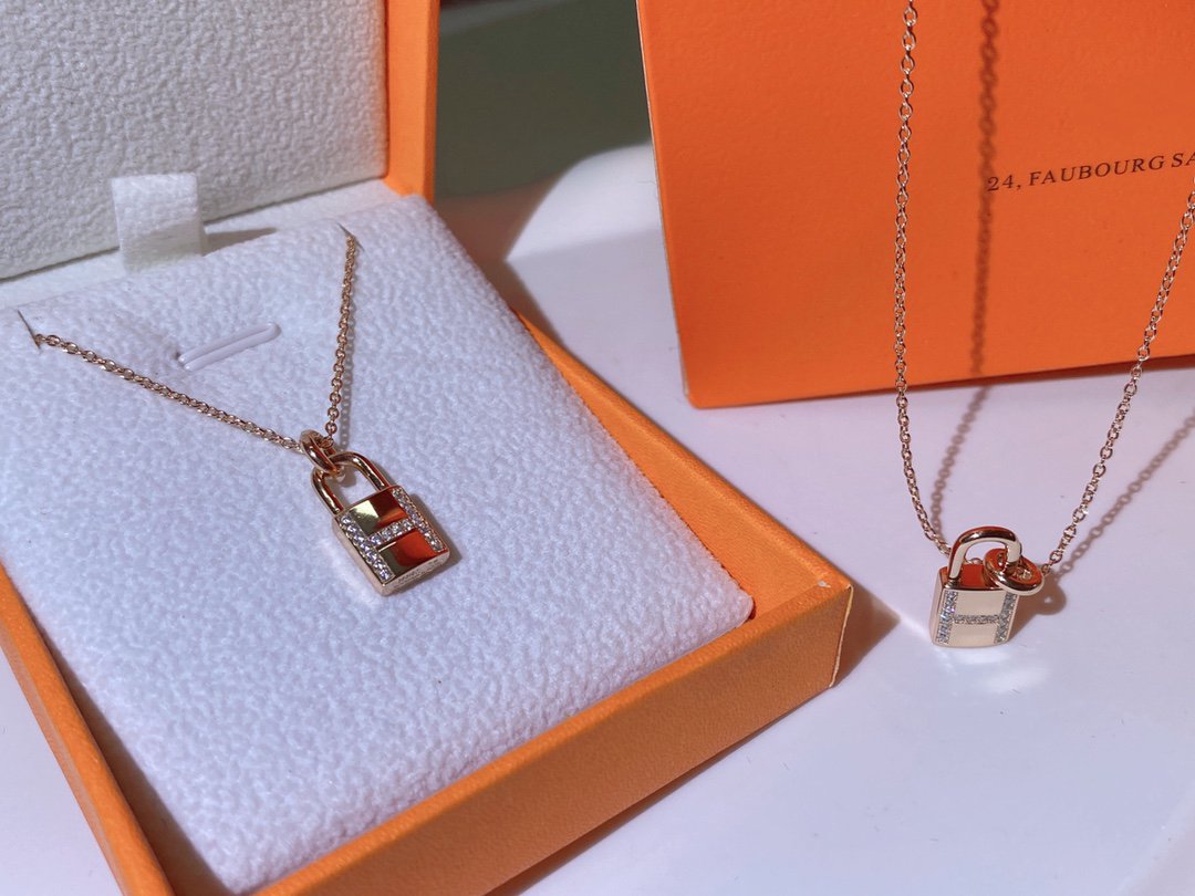 [Garvey ]HM ADVANCED NICHE LOCK HEAD NECKLACE DIAMONDS