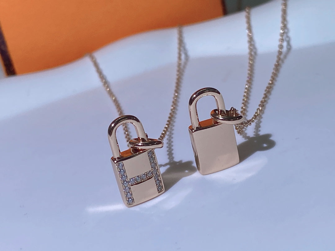 [Garvey ]HM ADVANCED NICHE LOCK HEAD NECKLACE DIAMONDS