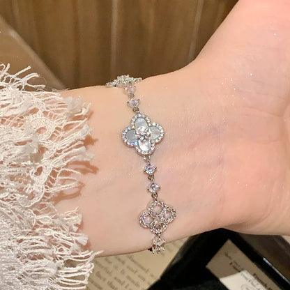 [Garvey ]CLOVER 5 MOTIF PINK BLUE RED WHITE BRACELET