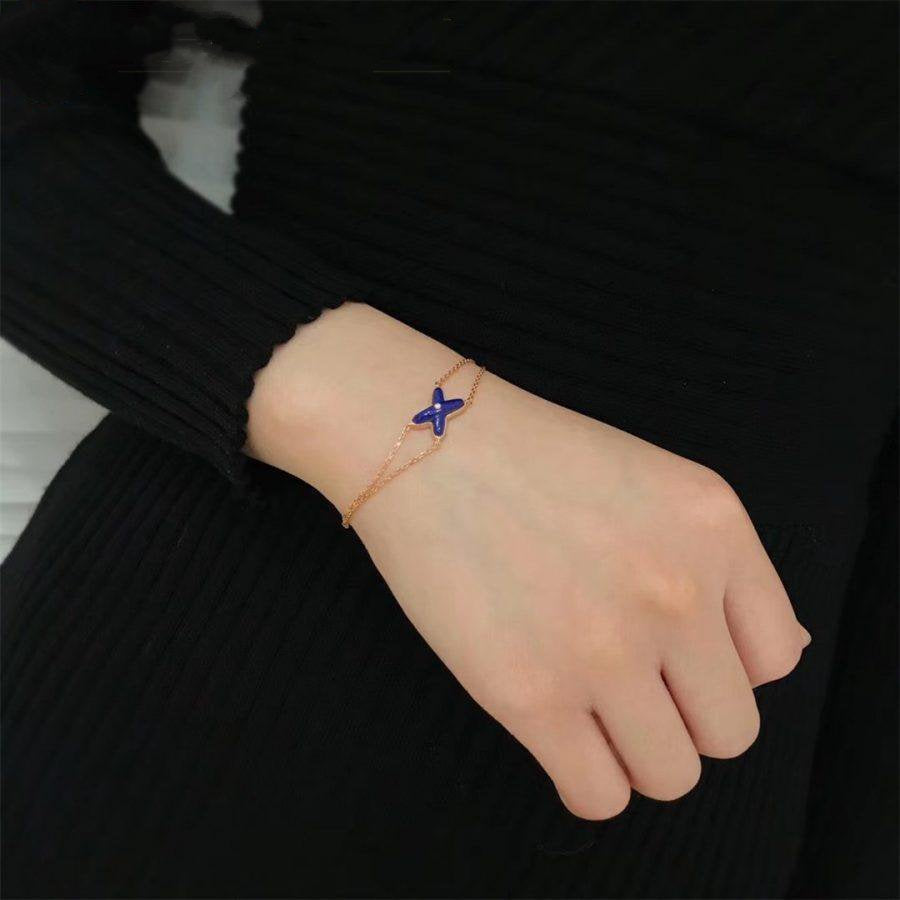 [Garvey ]Hollow Design Four-Leaf Clover Flower Shape Bracelet