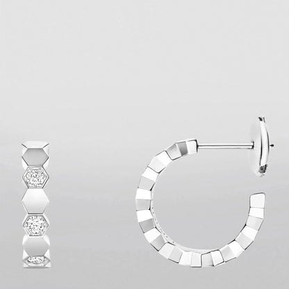 [Garvey ]Hollow Design Four-Leaf Clover Flower Shape Earrings