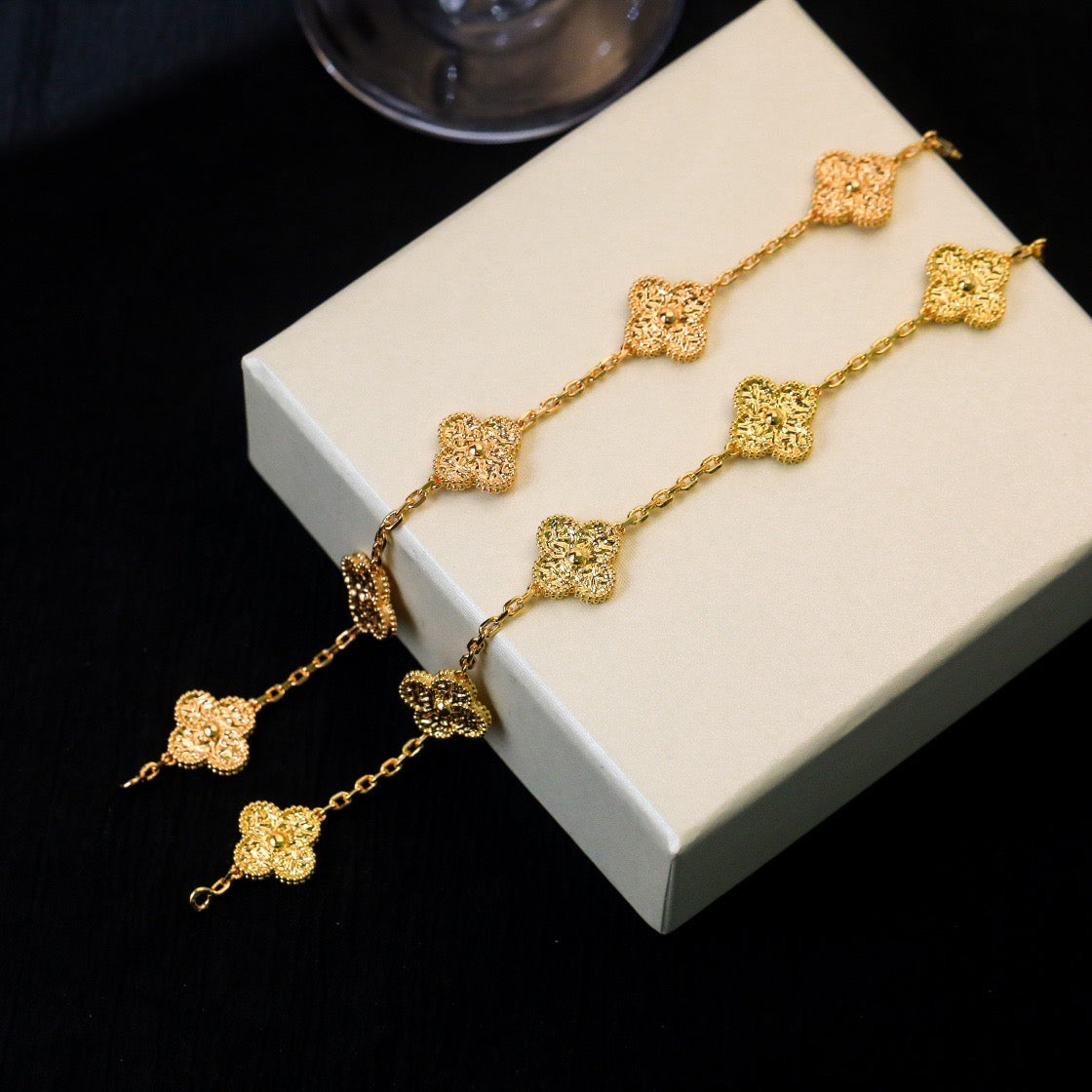 [Garvey]LUCKY CLOVER 5-MOTIF BRACELET - BRONZING