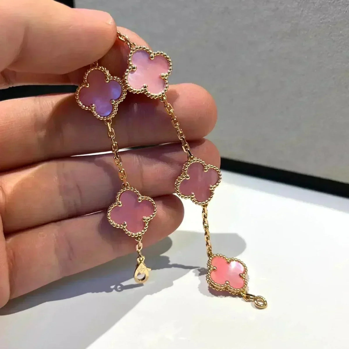 [Garvey ] CLOVER 5 MOTIFS  PINK MOP BRACELET COLLECTION