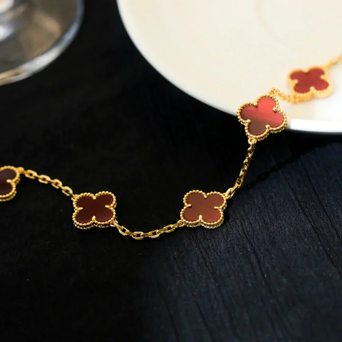 [Garvey ] CLOVER 5 MOTIF RED CORNELIAN BRACELET COLLECTION