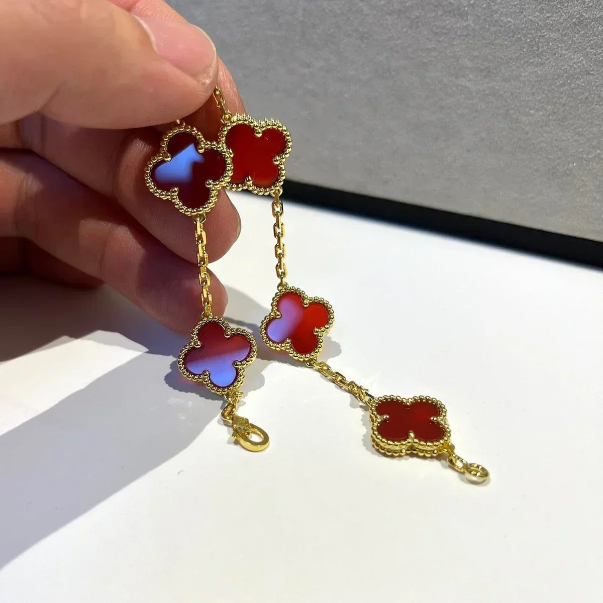 [Garvey ] CLOVER 5 MOTIF RED CORNELIAN BRACELET COLLECTION