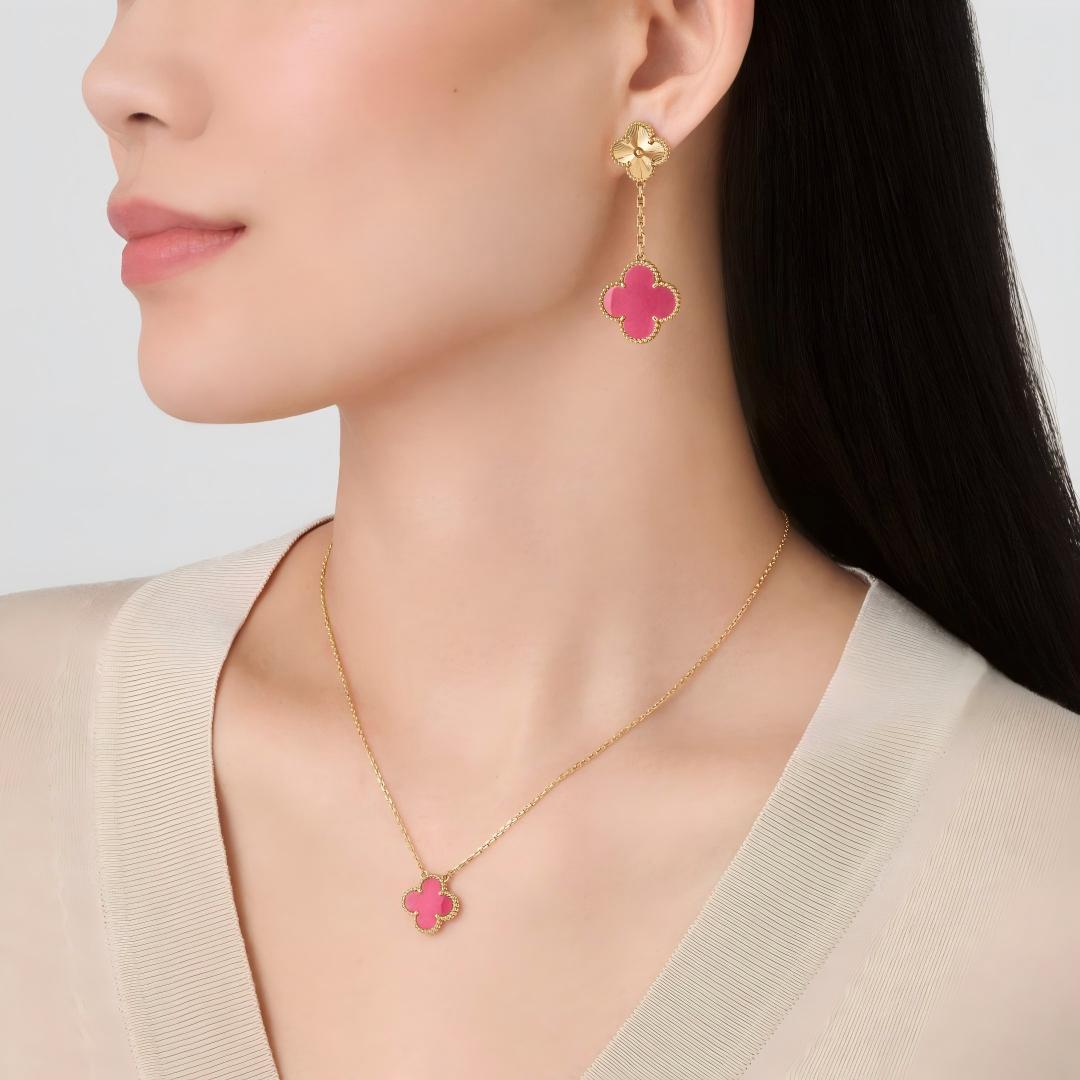 [Garvey]NEW CLOVER 2 MOTIF PINK ENAMEL EARRINGS