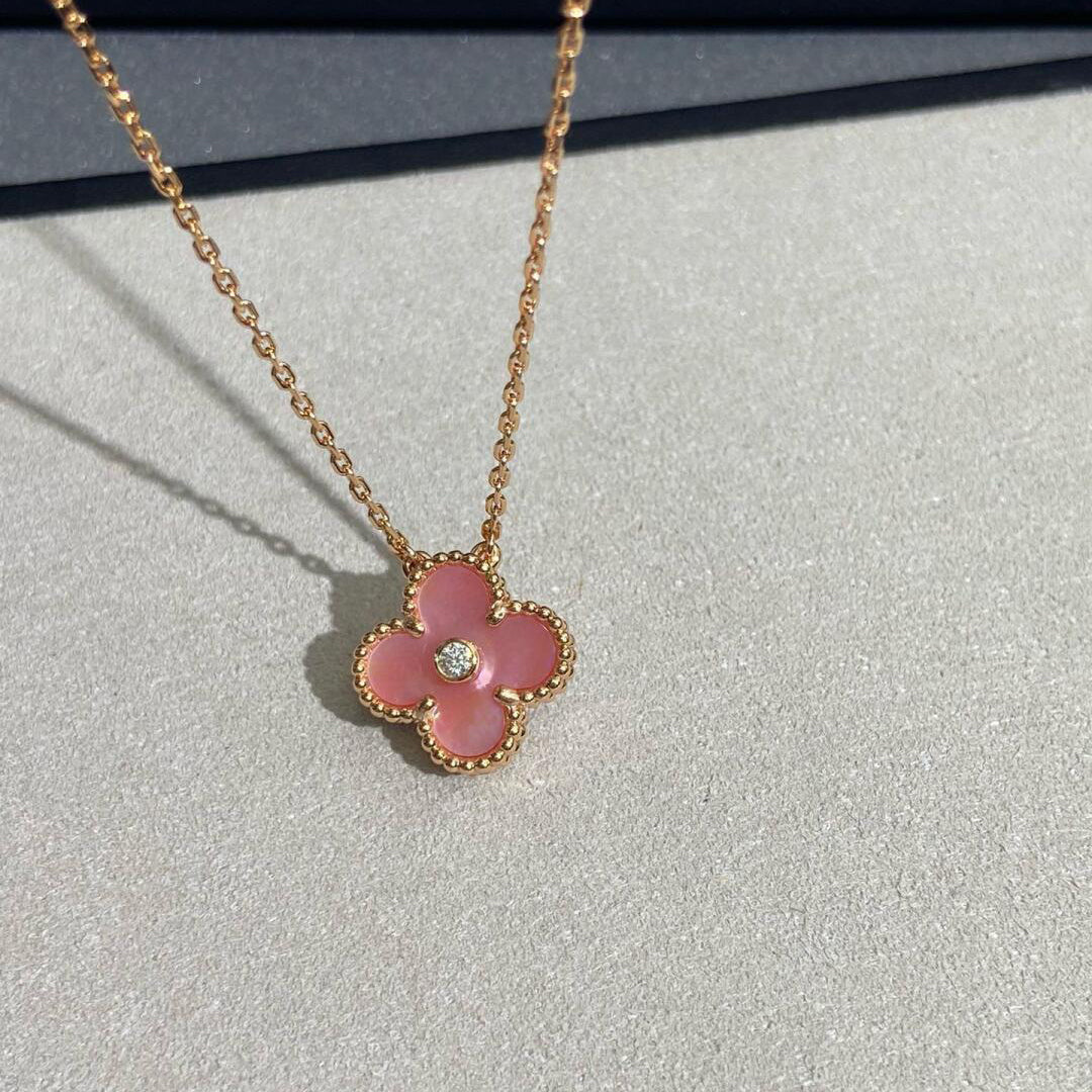 [Garvey ]CLOVER 15MM DIAMOND PINK MOP NECKLACE