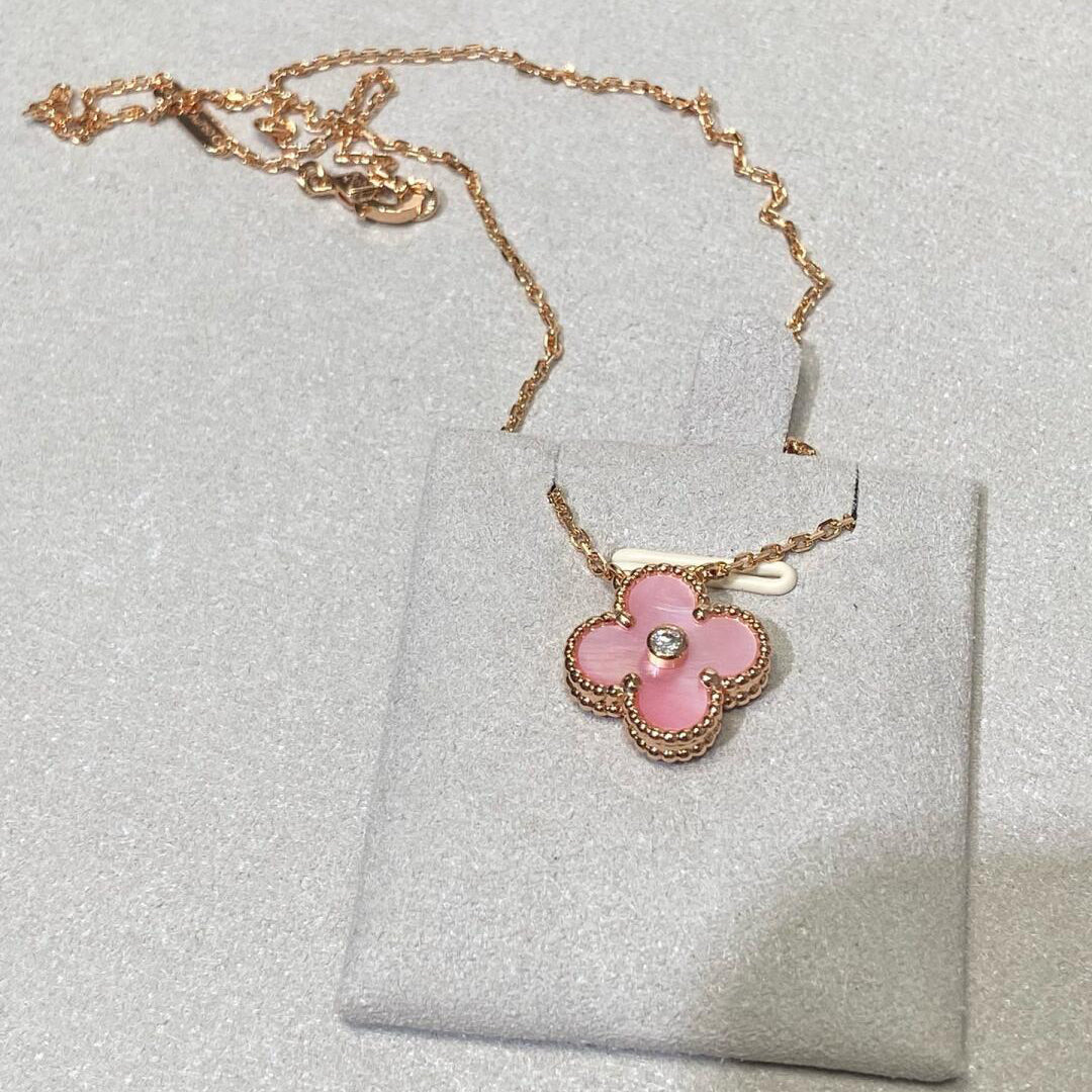 [Garvey ]CLOVER 15MM DIAMOND PINK MOP NECKLACE