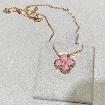 [Garvey ]CLOVER 15MM DIAMOND PINK MOP NECKLACE