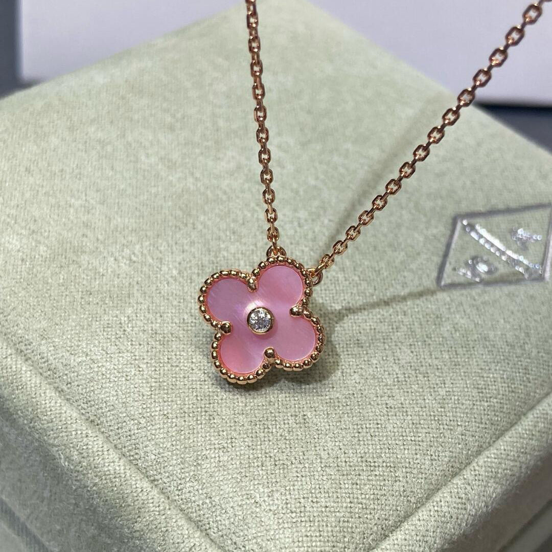 [Garvey ]CLOVER 15MM DIAMOND PINK MOP NECKLACE