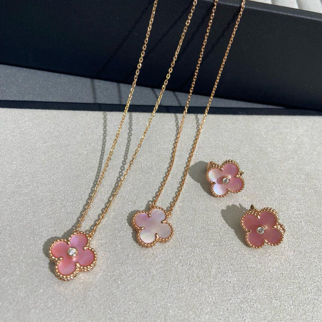 [Garvey ]CLOVER MEDIUM 1 DIAMOND PINK EARRINGS