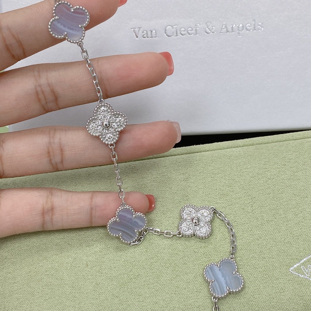 [Garvey ] CLOVER 5 MOTIF PURPLE CHALCEDONY BRACELET COLLECTION