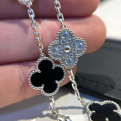 [Garvey ] CLOVER 5 MOTIF ONYXS BRACELET COLLECTION