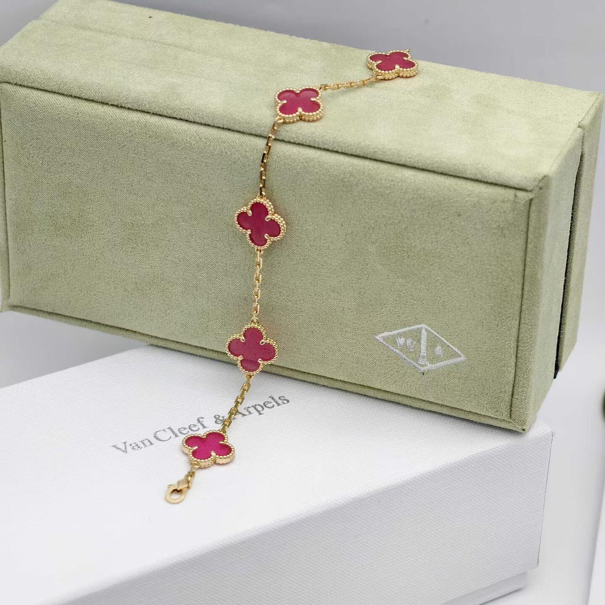 [Garvey]NEW CLOVER 5 MOTIFS PINK ENAMEL BRACELET