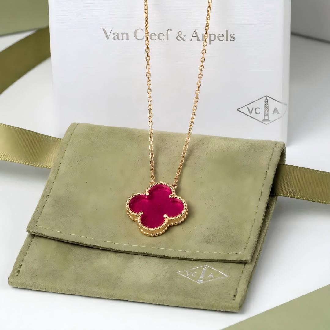 [Garvey] NEW CLOVER 15MM PINK ENAMEL NECKLACE