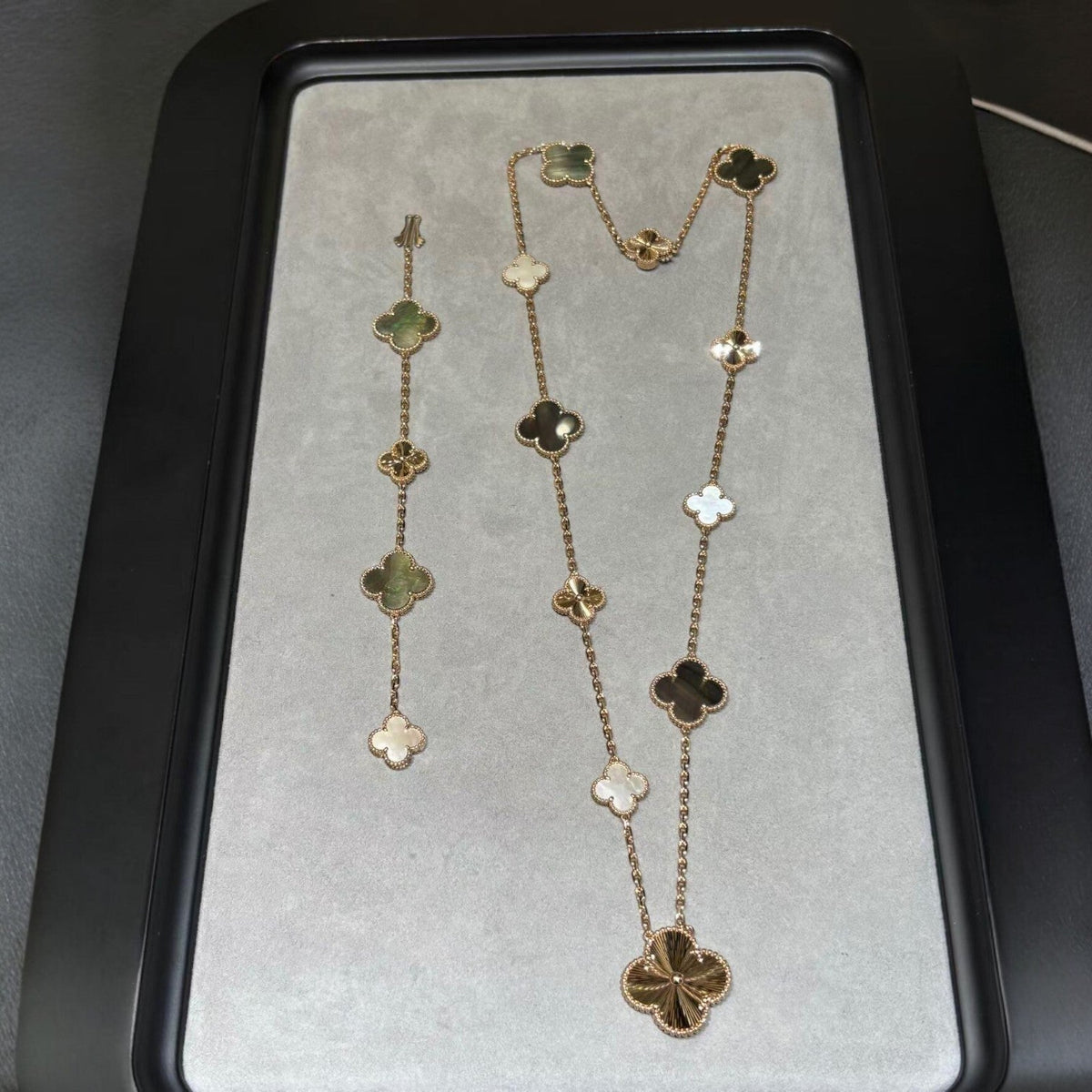 [Garvey ]DETACHABLE CLOVER 15(11+4) FLOWER ROSE GOLD NECKLACE SET