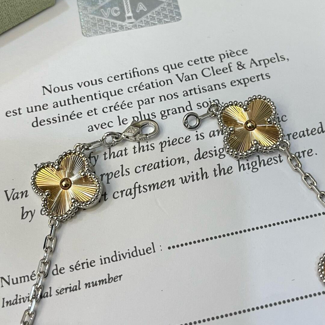 [Garvey ]CLOVER  5 MOTIFS  CHRISTMAS LIMITED EDITION BRACELET