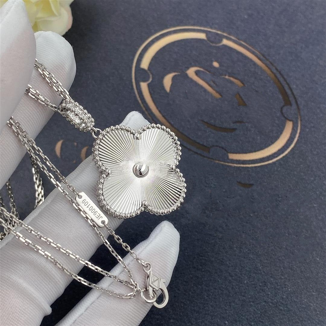 [Garvey ]CLOVER 25MM SILVER BIG CLOVER NECKLACE
