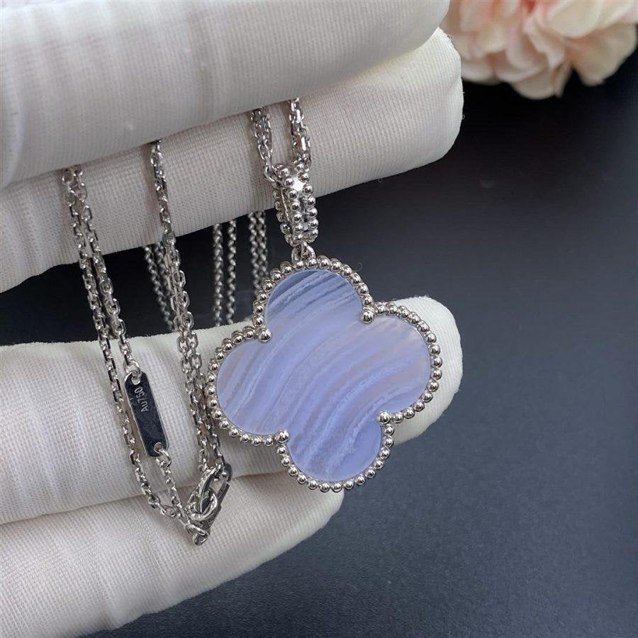 [Garvey ]CLOVER SILVER CHALCEDONY BIG CLOVER NECKLACE