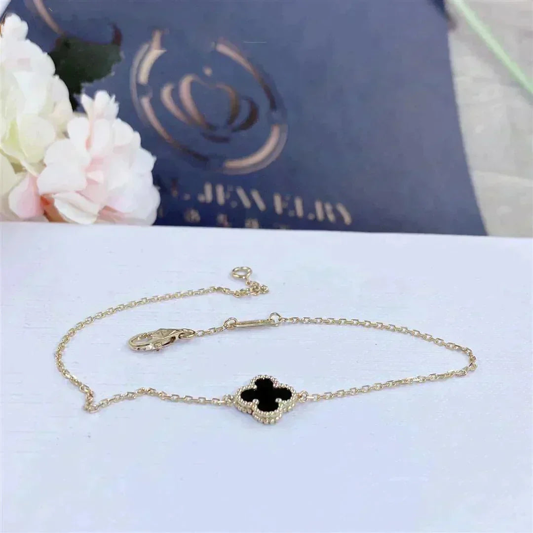[Garvey ]CLOVER ONYX SINGLE FLOWER BRACELET