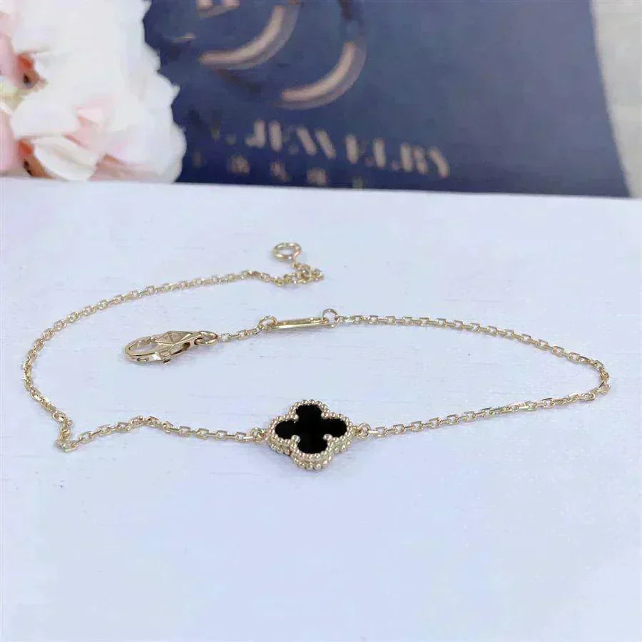[Garvey ]CLOVER ONYX SINGLE FLOWER BRACELET