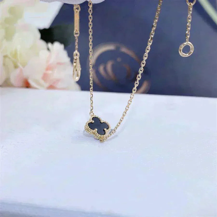 [Garvey ]CLOVER ONYX SINGLE FLOWER BRACELET