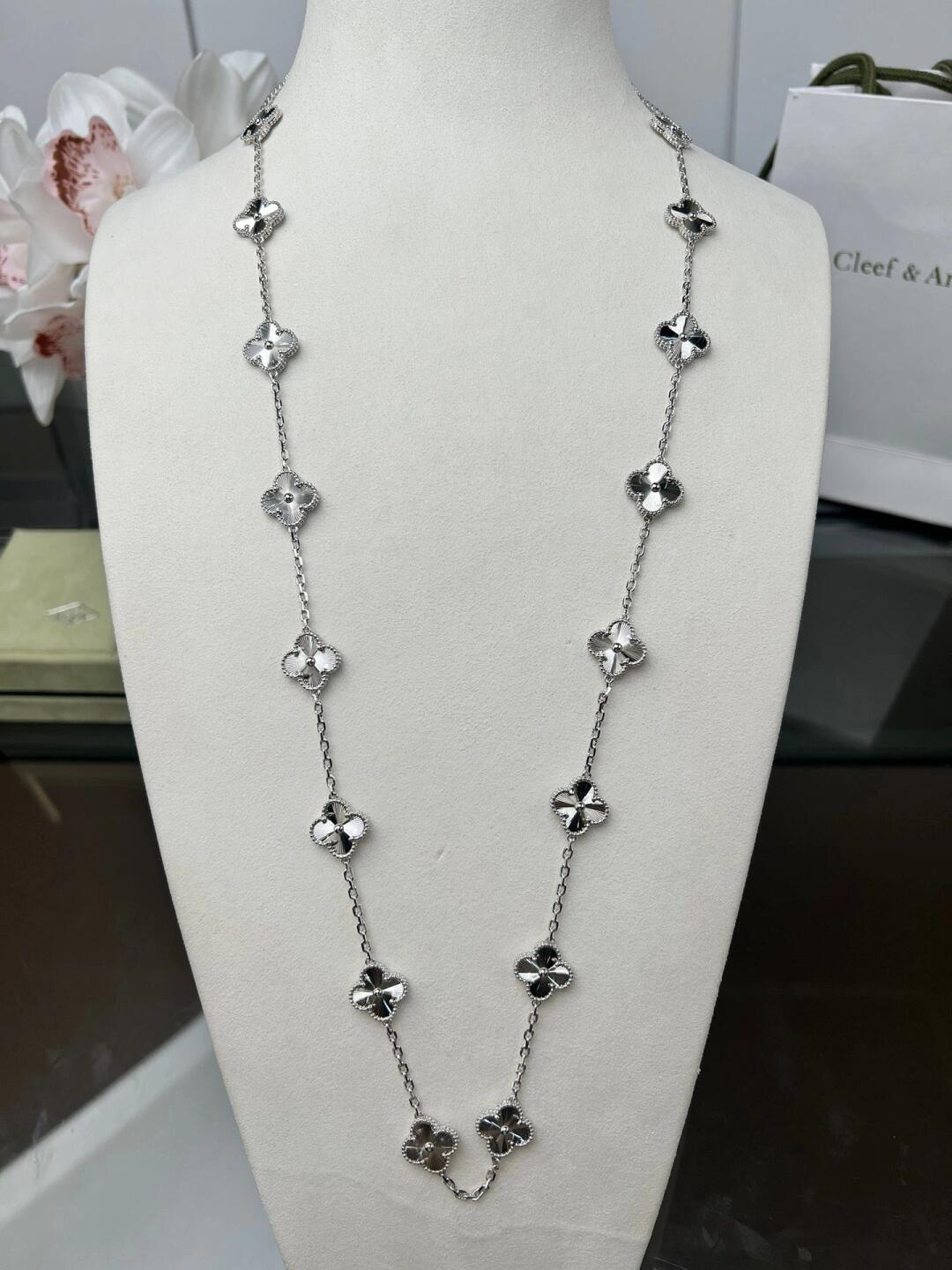[Garvey ]CLOVER 20 MOTIFS  LASER SILVER