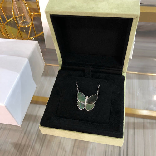 [Garvey ]LARGE BUTTERFLY SILVER PENDANT DIAMOND NECKLACE