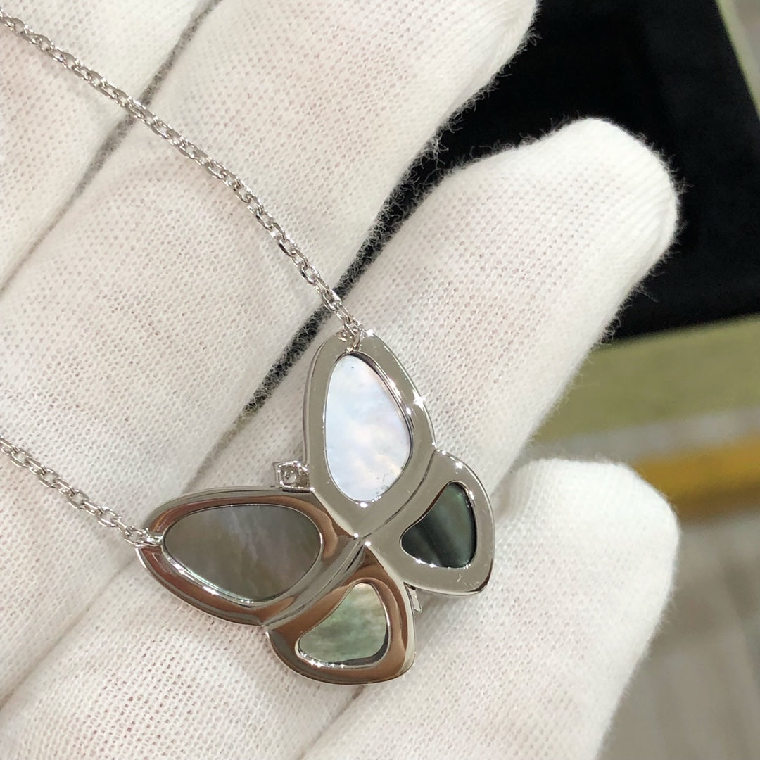 [Garvey ]LARGE BUTTERFLY SILVER PENDANT DIAMOND NECKLACE