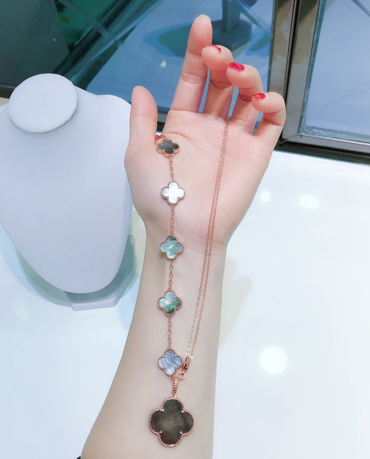 [Garvey ]COMBINED BRACELET 5 MOTIFS AND NECKLACE DARK MOP ROSE GOLD