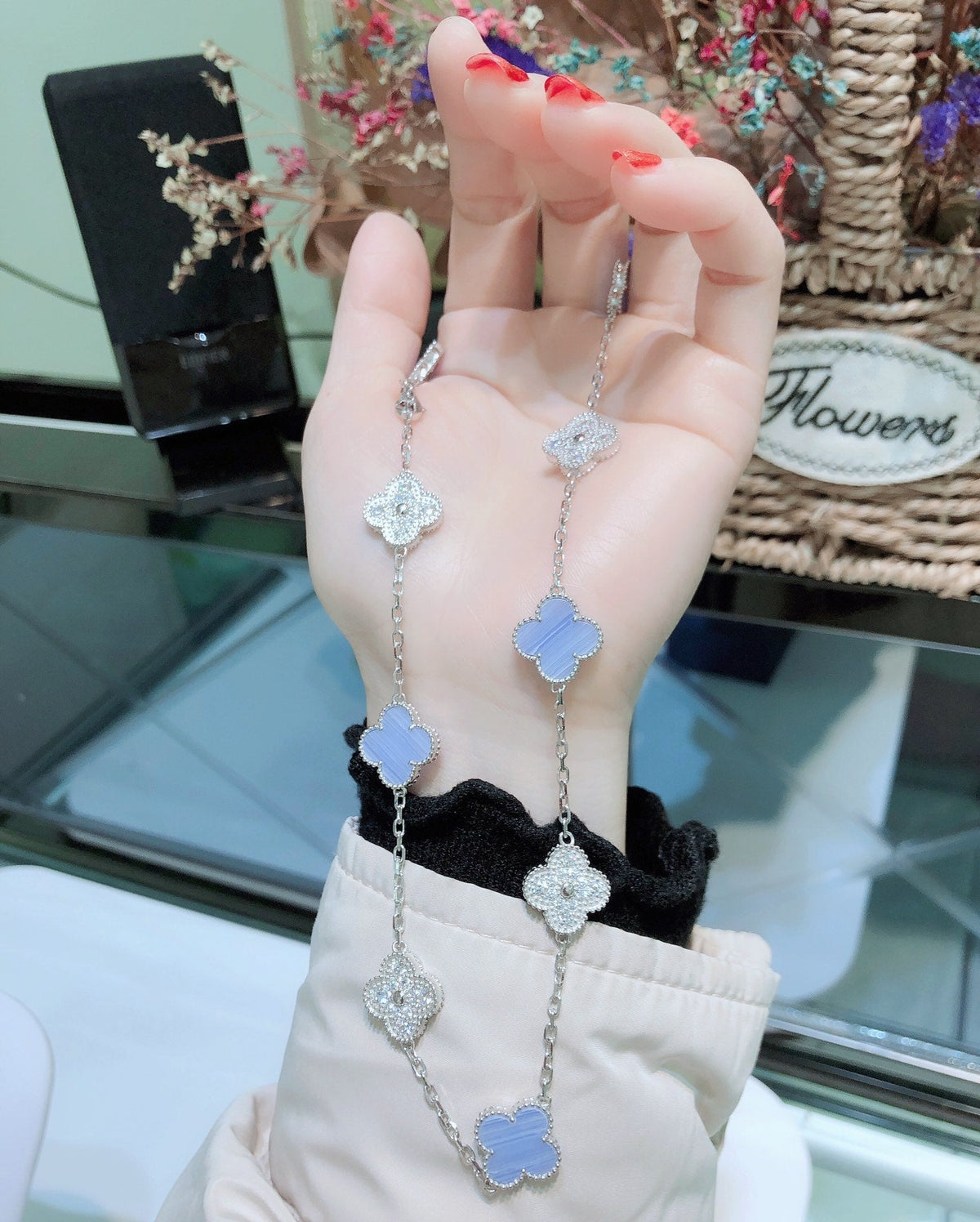 [Garvey ]CLOVER 10 MOTIFS CHALCEDONY DIAMONDS SILVER NECKLACE
